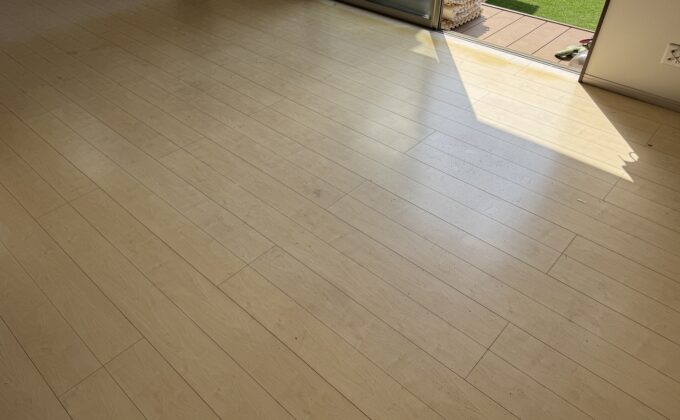 【施工前】東京都杉並区 ご入居中戸建て Ｔ様邸 ワンニャンすべらんフロアコーティング施工事例 施工前の状態