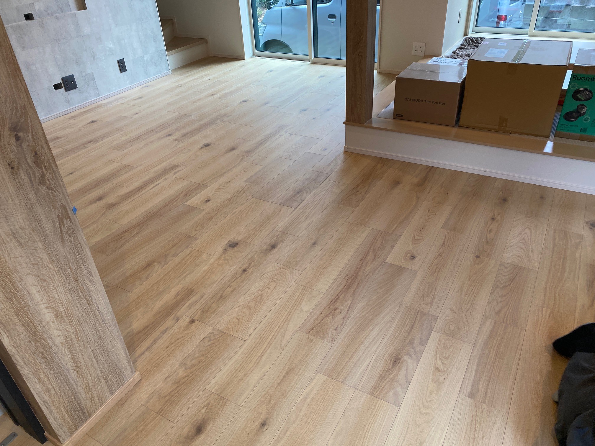 【施工前】千葉市フロアコーティングの施工前の床|千葉県千葉市のご新築戸建ての挽板フローリング(ワンニャンすべらん施工前)
