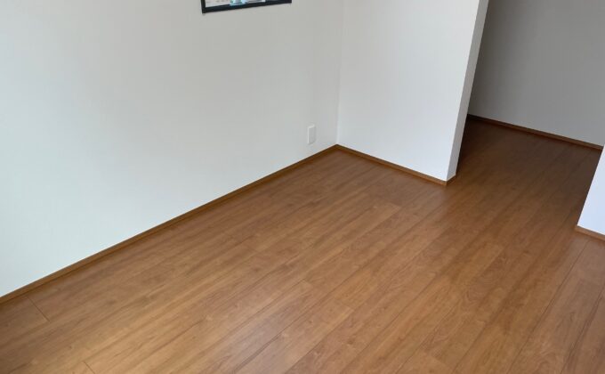 【施工前】東京都豊島区 ご新築戸建て Ｓ様邸 ワンニャンすべらんフロアコーティング施工事例 施工前の状態