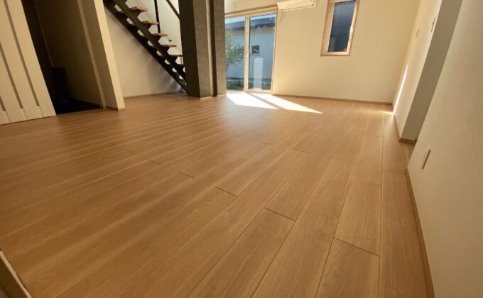 【施工前】東京都港区 ご新築戸建て Ｔ様邸 ワンニャンすべらんフロアコーティング施工事例 施工前の状態