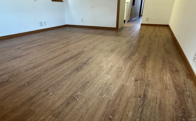 【施工後】東京都西東京市の中古戸建てにワンニャンすべらんペット対応フロアコーティングを施工した滑り止めマット仕上げの床