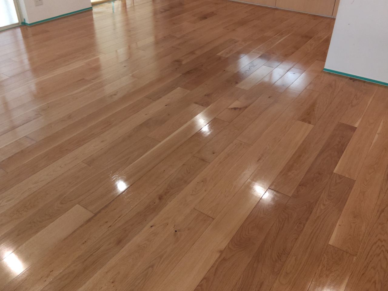 【施工前】高津区フロアコーティングの施工前の床｜神奈川県川崎市高津区の中古マンションの無垢材フローリング（ワンニャンすべらん施工前）