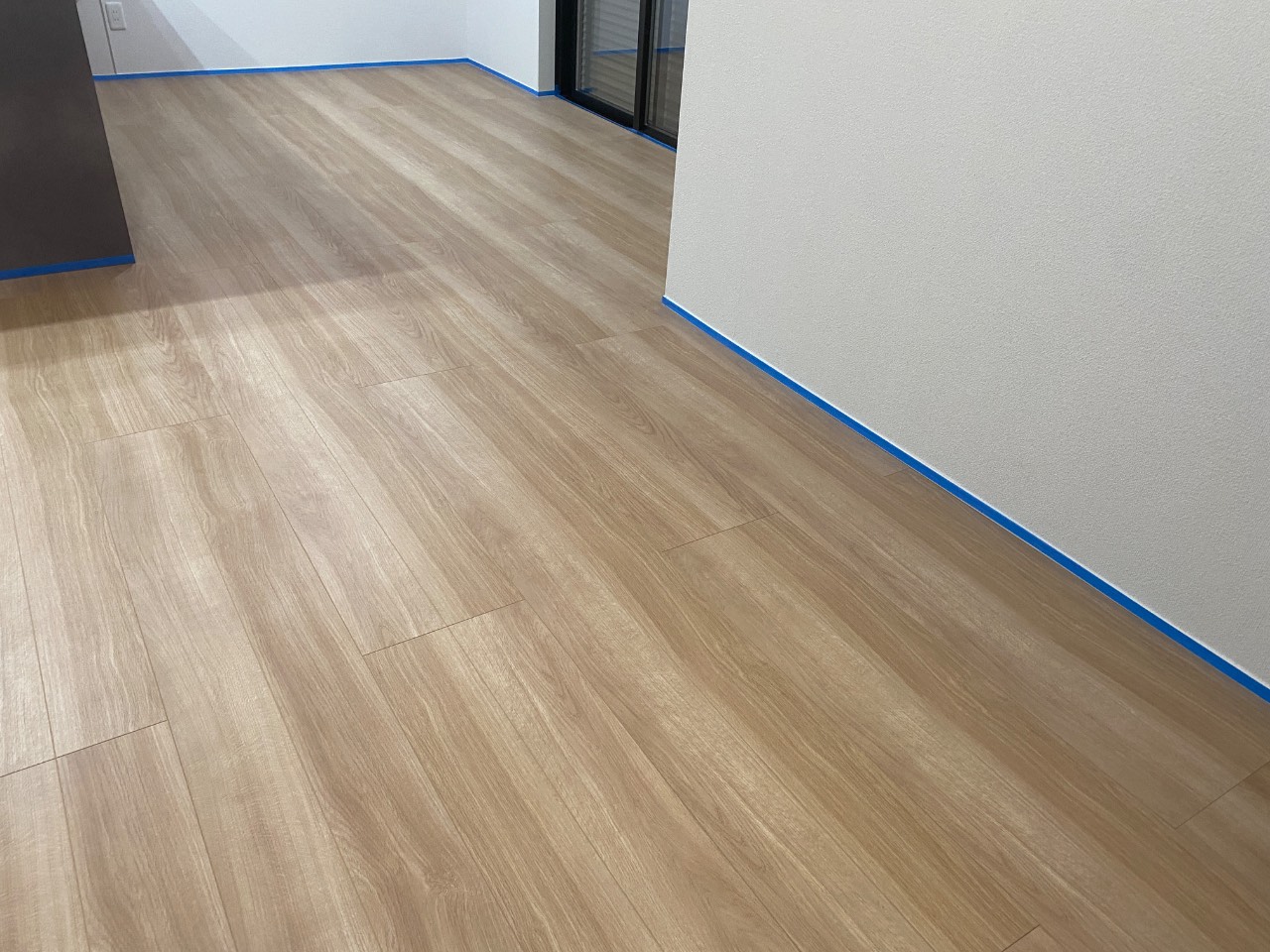 【施工前】小平市フロアコーティングの施工前の床｜東京都小平市のご新築戸建てのシートフローリング（ワンニャンすべらん施工前）